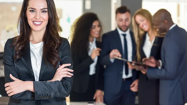 Planejamento estratégico em quadro, representando estudo de liderança