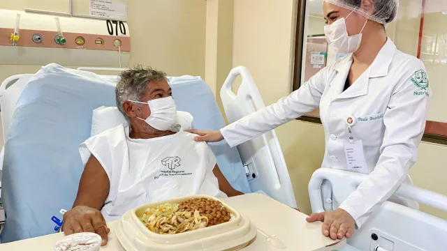 Refeição hospitalar e nutrição clínica